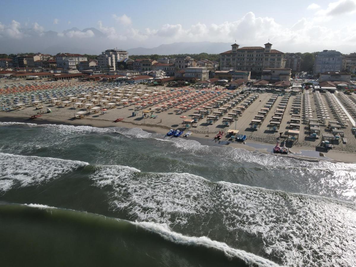 Villa Tina Hotel Viareggio Exterior foto
